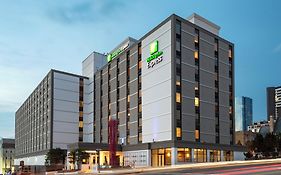 Holiday Inn Express Nashville-Downtown - Broadway By Ihg